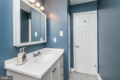 9719 Whiskey Run, Laurel, MD 20723 - photo 4