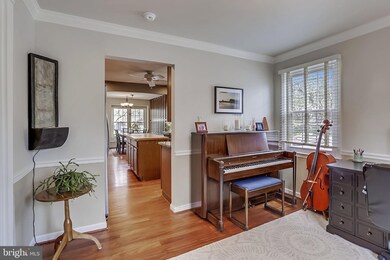 5800 Tudor Ln, Rockville, MD 20852 - photo 4