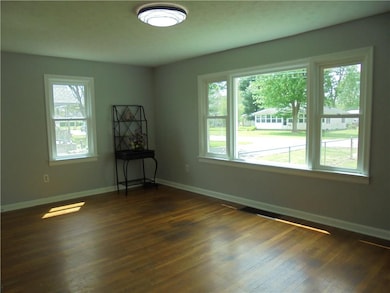 1917 Lee St, Columbus, IN 47201 - photo 4