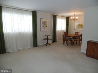 606 Delano Dr SE, Vienna, VA 22180 - photo 3