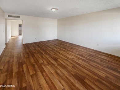 559 E Holmes Ave, Mesa, AZ 85204 - photo 7