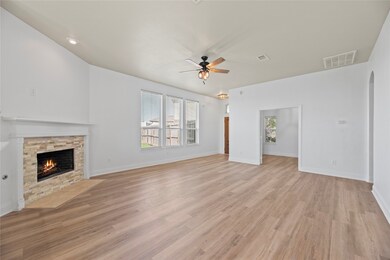 5201 Bailey Ln, Alvin, TX 77511 - photo 7