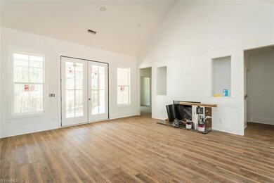 3079 Cascade Dr, Burlington, NC 27217 - photo 4