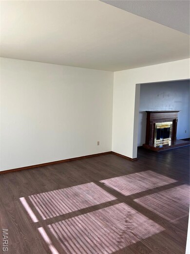 16128 Barrier Reef Ct, Grover, MO 63040 - photo 6