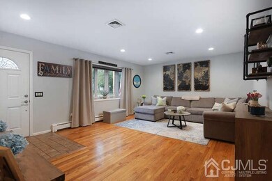 518 Wellington St, Middlesex, NJ 08846 - photo 3