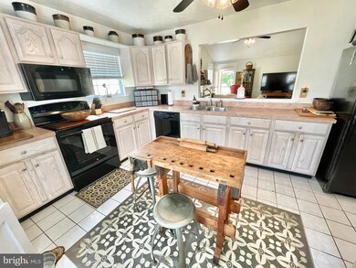 233 Miller Dr, Strasburg, VA 22657 - photo 6