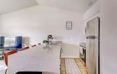 1205 Hollow Creek Dr unit 202, Austin, TX 78704 - photo 7