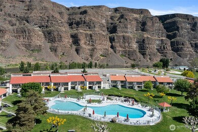 Welcome to 8903 Crescent Bar Rd #101