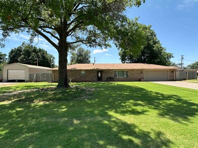 2011 W Walnut Ave, Enid, OK 73703 - photo 2