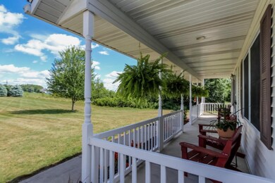 004-Porch-1970211-small