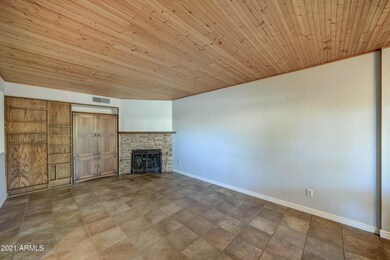 1620 E Cindy St-7