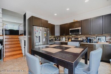 15 Ludwig Ln, Staten Island, NY 10303 - photo 6