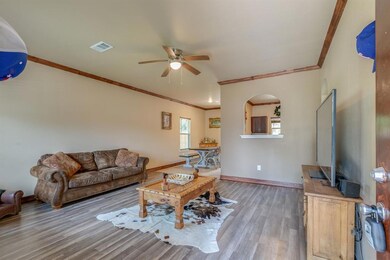 711 E 6th St, Bonham, TX 75418 - photo 3