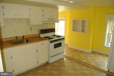 147 E Main St unit 3RD FLOOR, Mechanicsburg, PA 17055 - photo 5