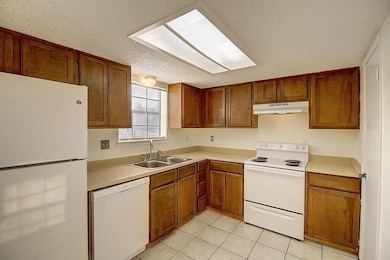 2314 Capitan Unit A Dr, Corpus Christi, TX 78414 - photo 2