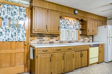 72 Dresser Ave, Chicopee, MA 01013 - photo 7