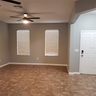 15707 Oakleaf Run Dr, Lithia, FL 33547 - photo 4