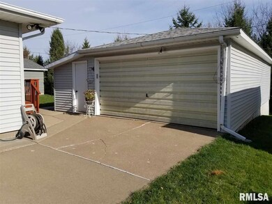 2318 W Dover Ct, Davenport, IA 52804 - photo 6