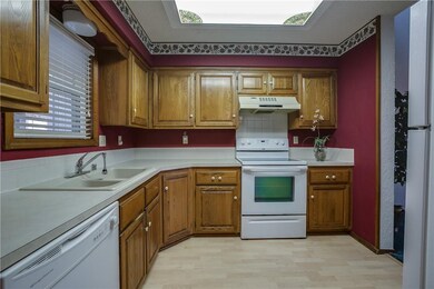 49 Davis Cir, Bella Vista, AR 72715 - photo 3