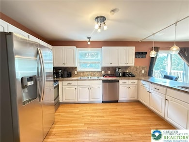 348 Clicko Ln, East Stroudsburg, PA 18301 - photo 4