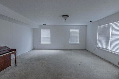 427 Village Dr, Frankfort, KY 40601 - photo 2