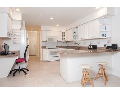 19 Donovan Dr, Framingham, MA 01701 - photo 4