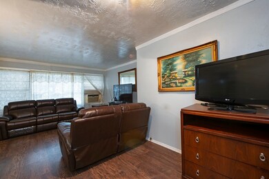 6523 Beekman Rd, Houston, TX 77021 - photo 6