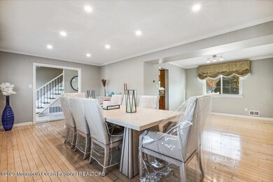 05-24 Honeysuckle Way, Howell, NJ-103