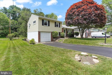 943 Georgetown Rd, Swarthmore, PA 19081 - photo 2