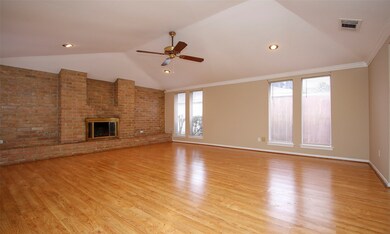 6115 Elkwood Forest Dr, Houston, TX 77088 - photo 7