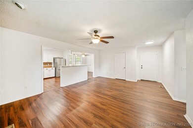 137 W Jefferson St, Broken Arrow, OK 74011 - photo 6