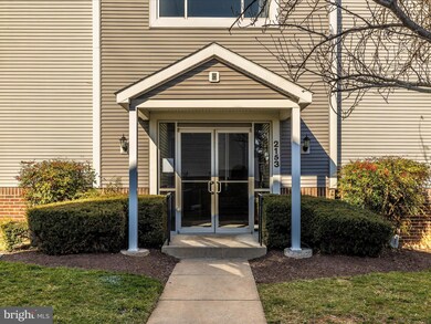 2153 Wainwright Ct unit 1B, Frederick, MD 21702 - photo 2