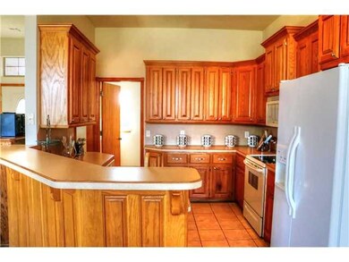 612 Madeline Ln, Moore, OK 73160 - photo 3