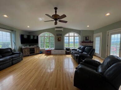 6 - Living Room