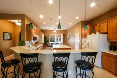 Entry Foyer-Kitchen-Nook-Breakfast Bar