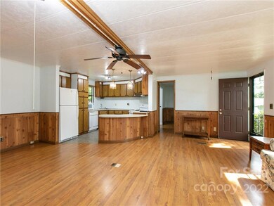 227 Cranbrook Cir, Hendersonville, NC 28792 - photo 3