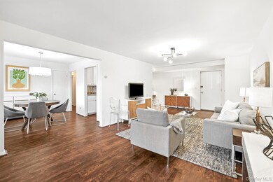 348 Central Park Ave unit C15, Scarsdale, NY 10583 - photo 5