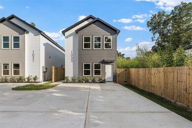 1033 North Ln, Houston, TX 77088 - photo 2