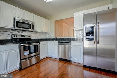 13989 Gunners Place, Centreville, VA 20121 - photo 3