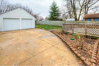 1139 58th St, Des Moines, IA 50311 - photo 2