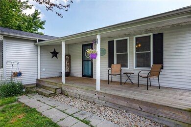 728 Floyd Ave, Versailles, IN 47042 - photo 2