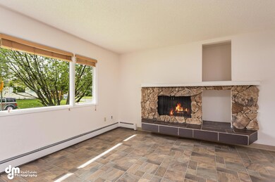 6227 Winding Way Anchorage AK-large-018-