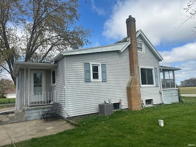 56763 Tulip Rd, New Carlisle, IN 46552 - photo 5