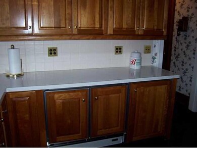 Kitchen. Very comfortable 3-piece Sub Zero refrige