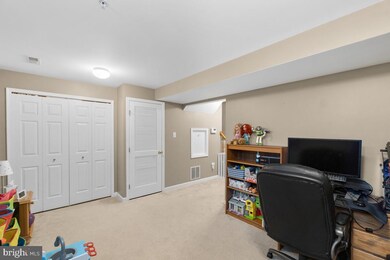 9258 Maxwell Ct, Laurel, MD 20723 - photo 6