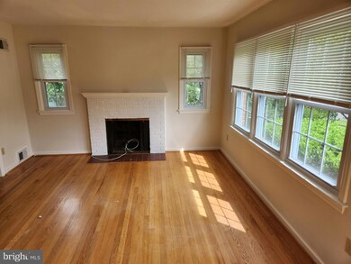 7035 Quander Rd, Alexandria, VA 22307 - photo 4