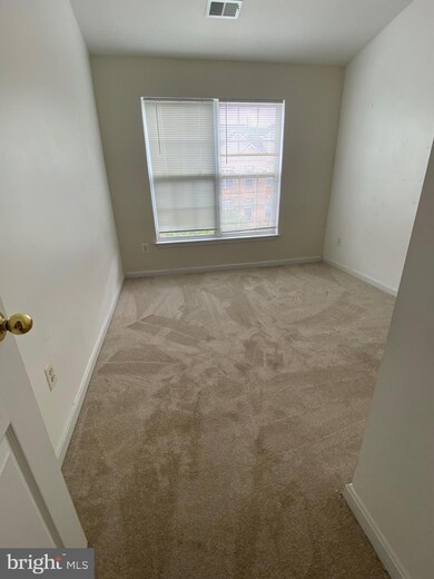 13012 Park Crescent Cir, Herndon, VA 20171 - photo 2