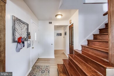 12025 Dove Cir, Laurel, MD 20708 - photo 4