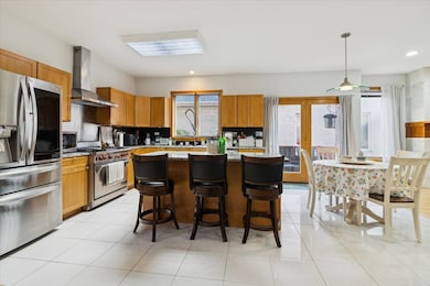 238 N Hillcrest Ave, Addison, IL 60101 - photo 7