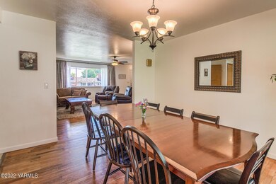 Dining Rm